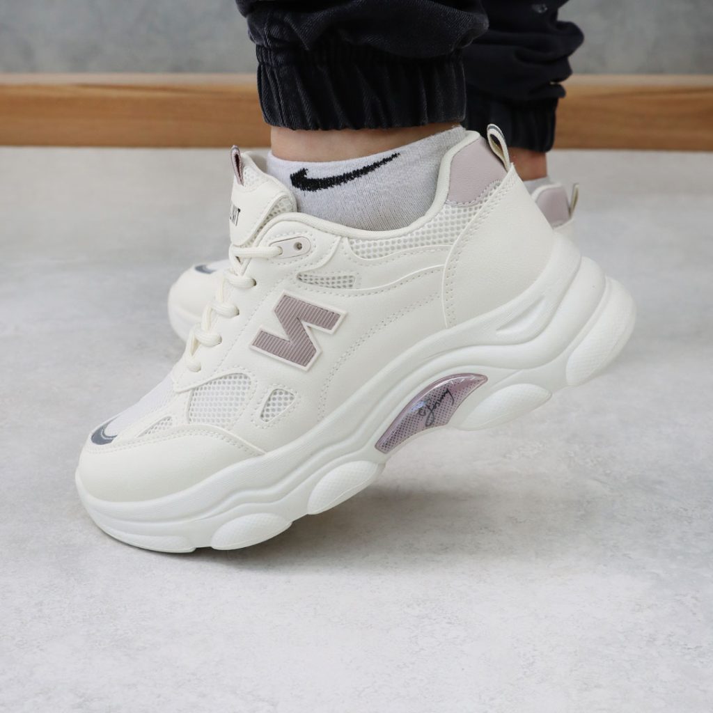 کتونی اسپرت زنانه مدل New Balance